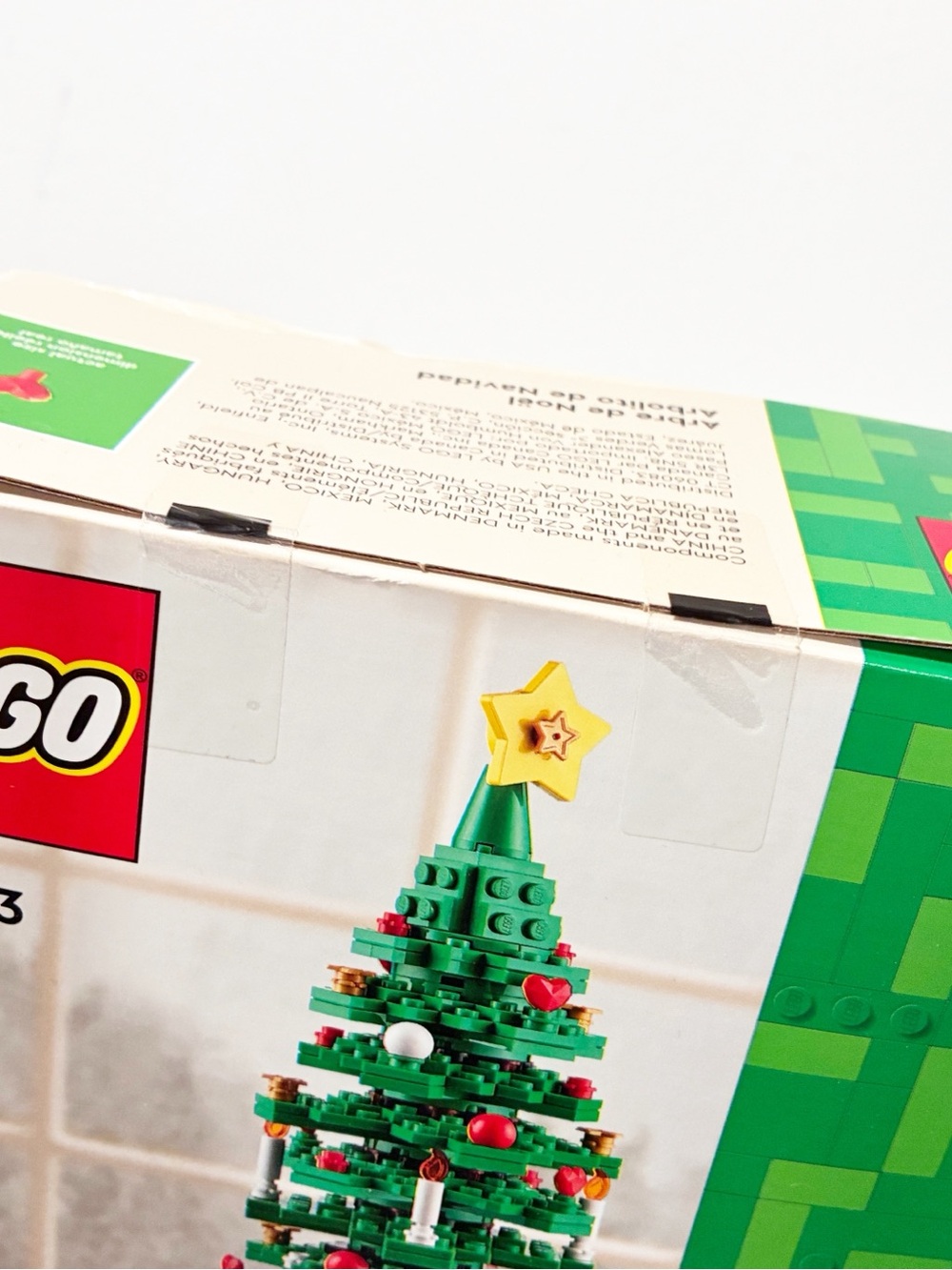 LEGO 40573 Holiday 2022 Christmas Tree 2-in-1 Building Kit 784 Pcs NEW - Picture 4 of 4